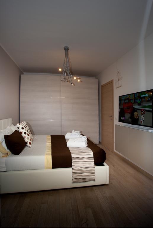 Casa Mia Appartement Desenzano del Garda Buitenkant foto